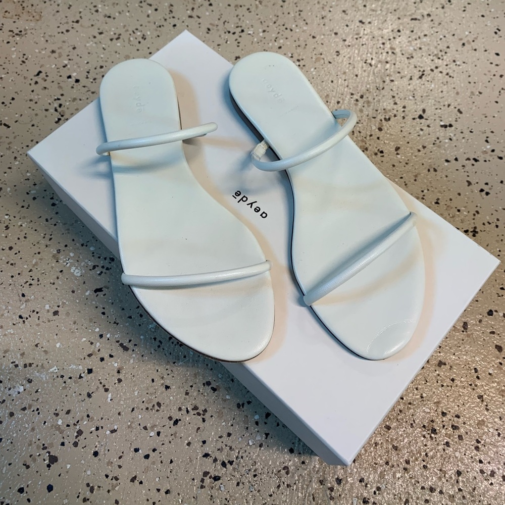Aeyde white sandals 🤍
